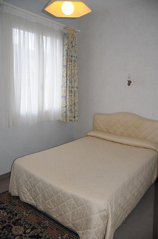 سان نازير Hotel De Touraine الغرفة الصورة
